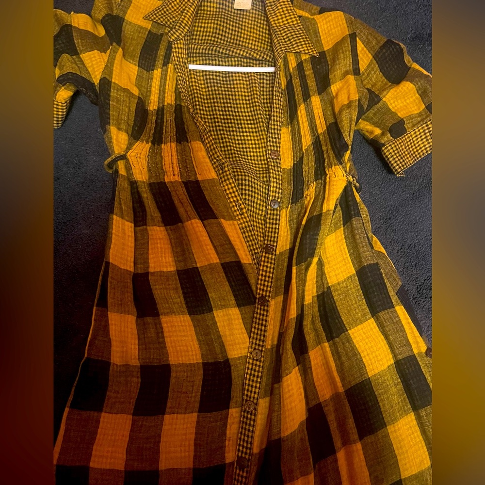 Small Button Down/Short Sleeve/Yellow/Black Flannel